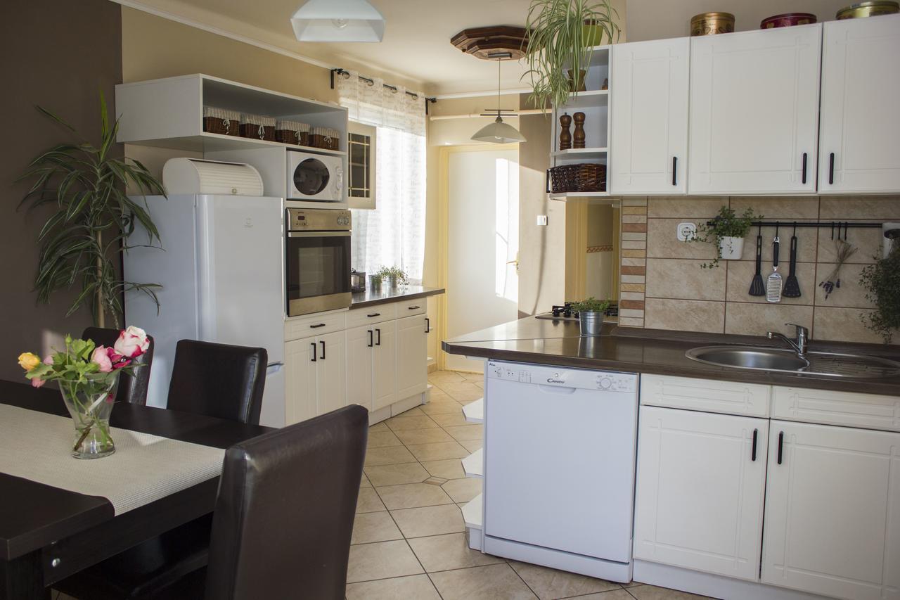 Gabi Apartman Денешдиаш Экстерьер фото